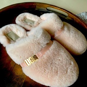 UGG slippers in blush pink- size 9